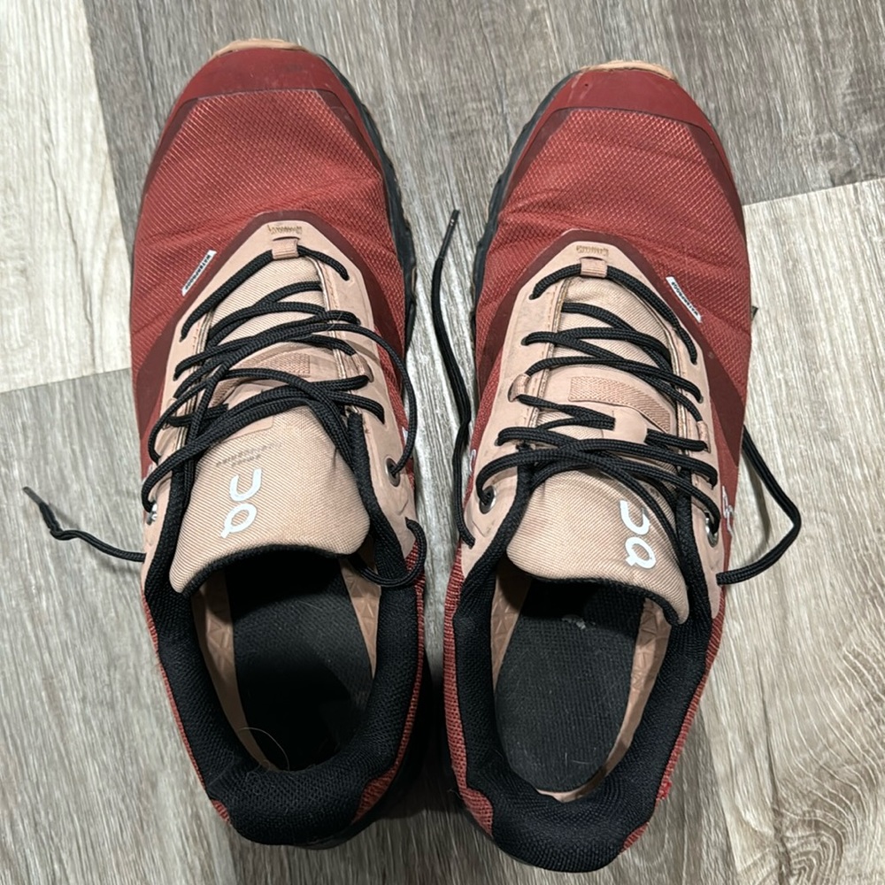 Slightly worn OC women’s 9